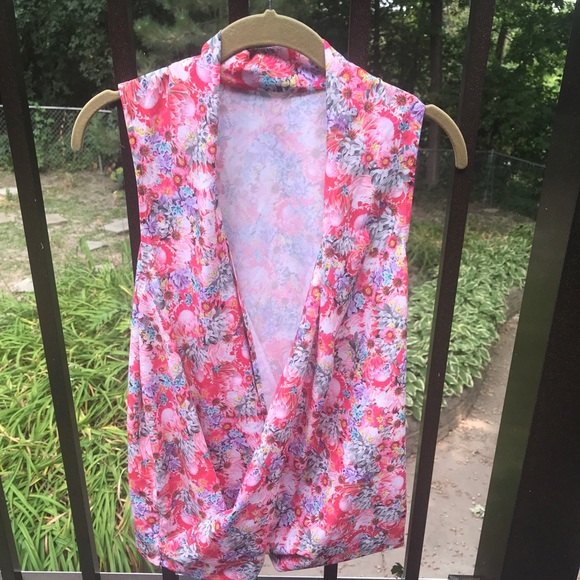 lululemon athletica Tops - Floral Lululemon sleeveless top